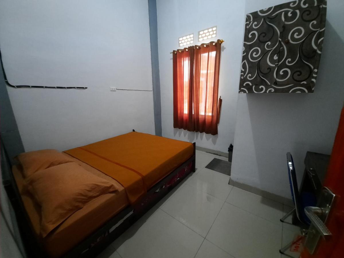 Oyo 3373 Favour Hotel Pagaralam Bagian luar foto
