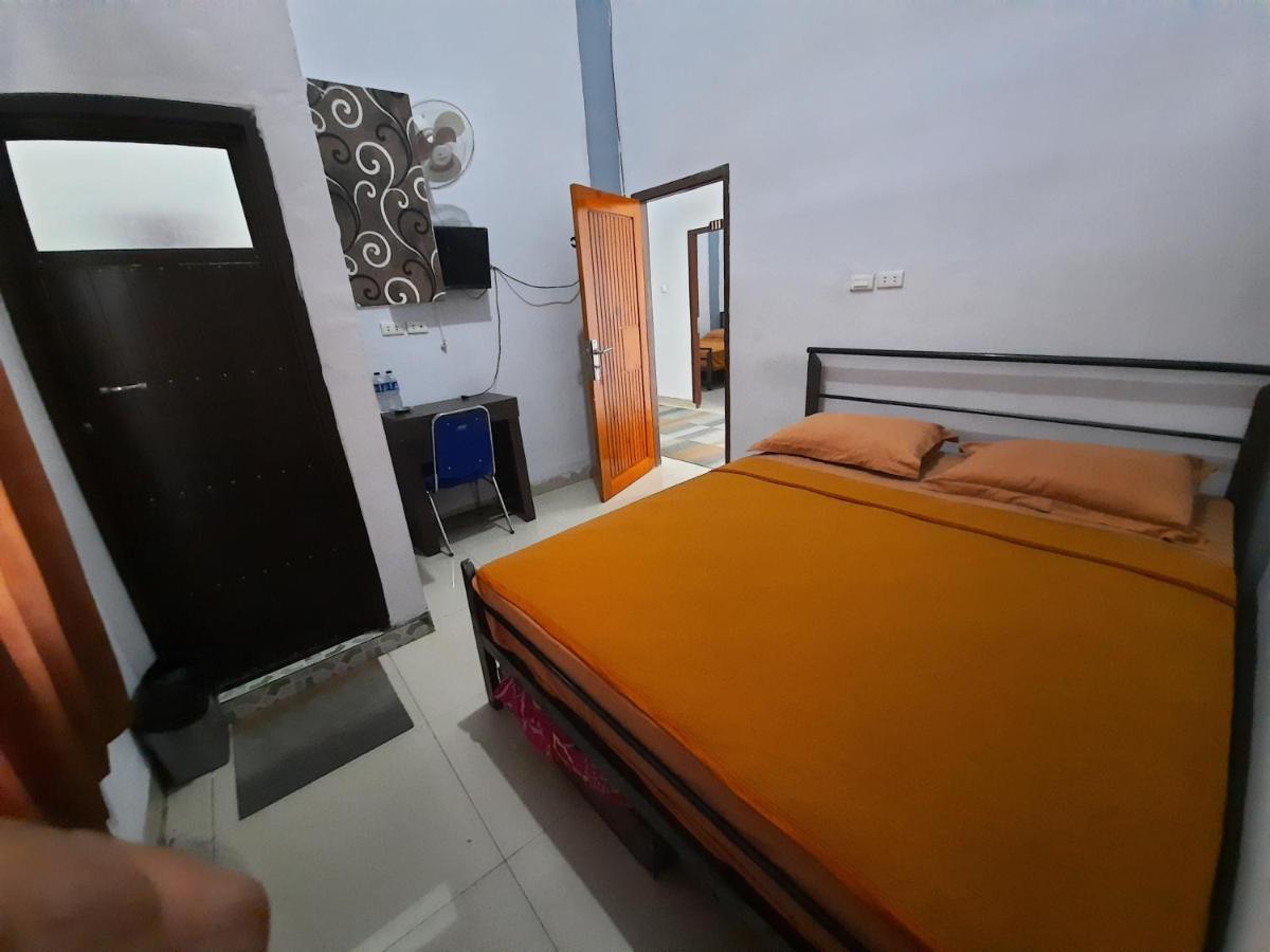 Oyo 3373 Favour Hotel Pagaralam Bagian luar foto