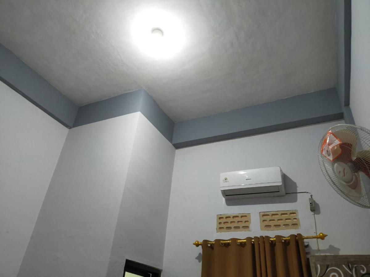 Oyo 3373 Favour Hotel Pagaralam Bagian luar foto